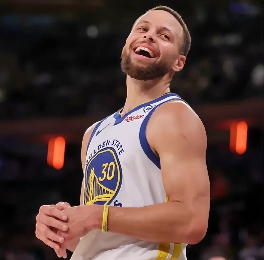 详细阅读:开云-NBA常规赛清晨走向成谜,里昂队长鼓劲,球迷炸锅,控场能力受关注-开云 开云-NBA常规赛清晨走向成谜,里昂队长鼓劲,球迷炸锅,控场能力受关注-开云