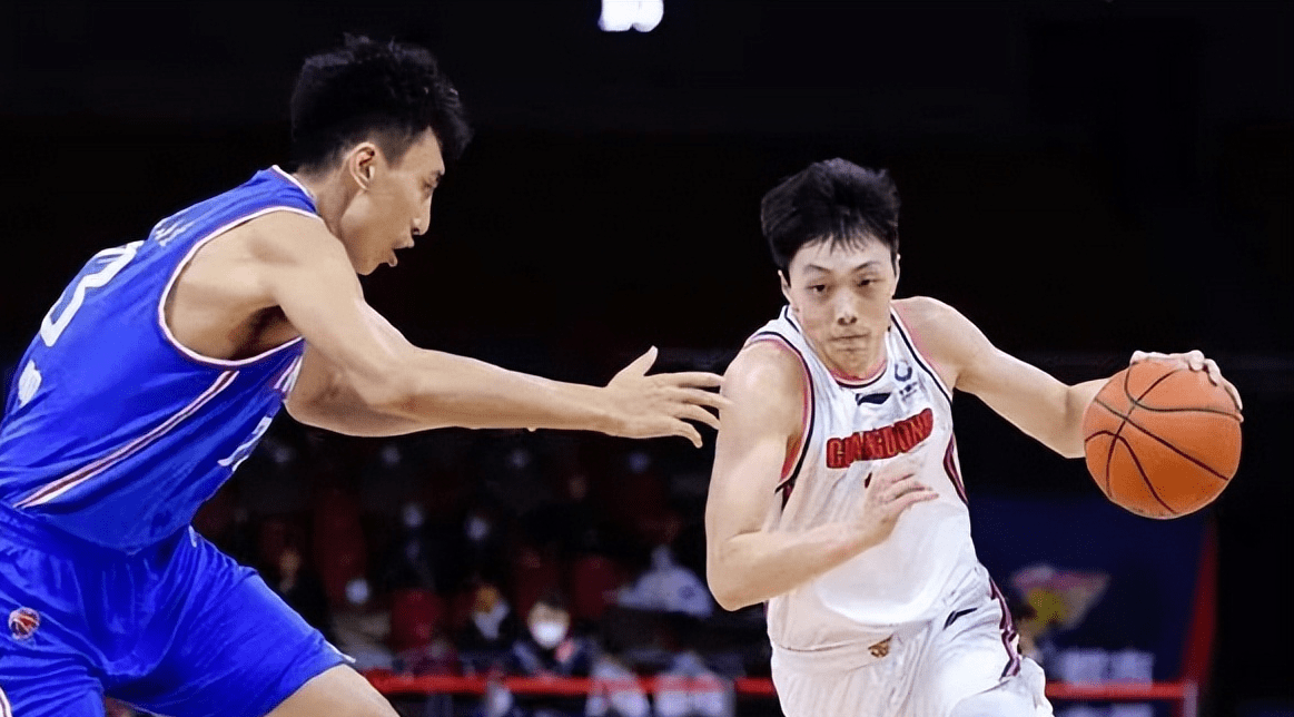 详细阅读:开云-欧超杯倒计时;广东宏远今晚更衣室发声;细节引发关注;媒体盛赞;赛季目标并未改变的简单介绍-开云 开云-欧超杯倒计时;广东宏远今晚更衣室发声;细节引发关注;媒体盛赞;赛季目标并未改变的简单介绍-开云